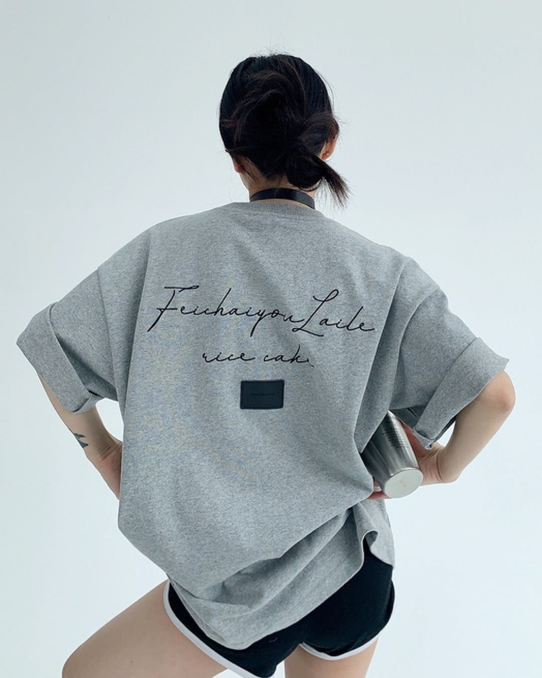 バックタグレタリングTシャツ SL557