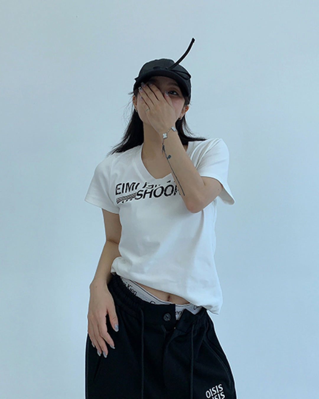 VネックプリントTシャツ SL669
