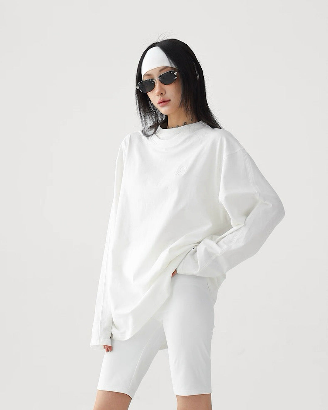 エンブロイダリーロゴレイヤードロングTシャツ SL854