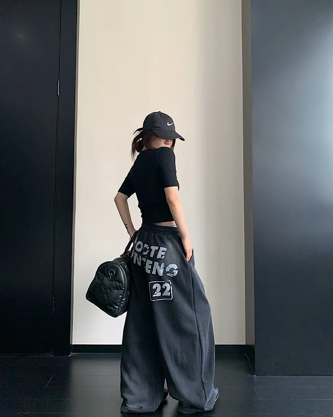 バックプリントウォッシュデニムパンツ SL970