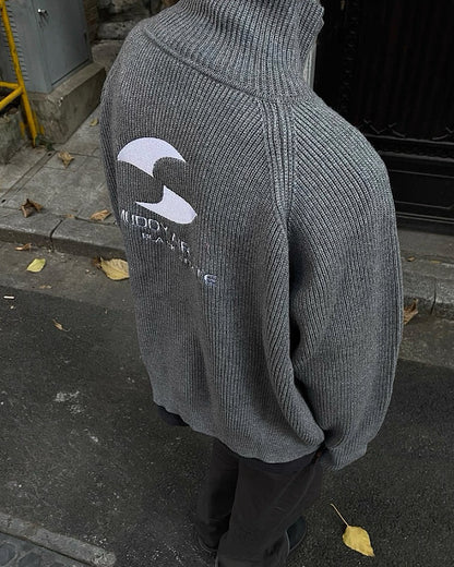 エンブロイダリロゴカーディガン M008