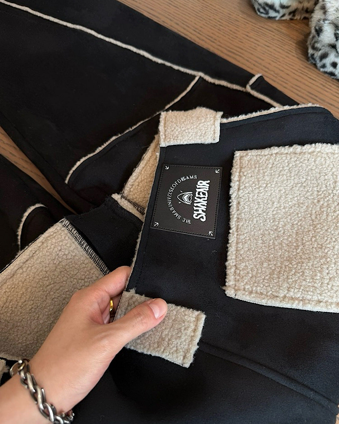 裏ボアパイピングワイドパンツ M034