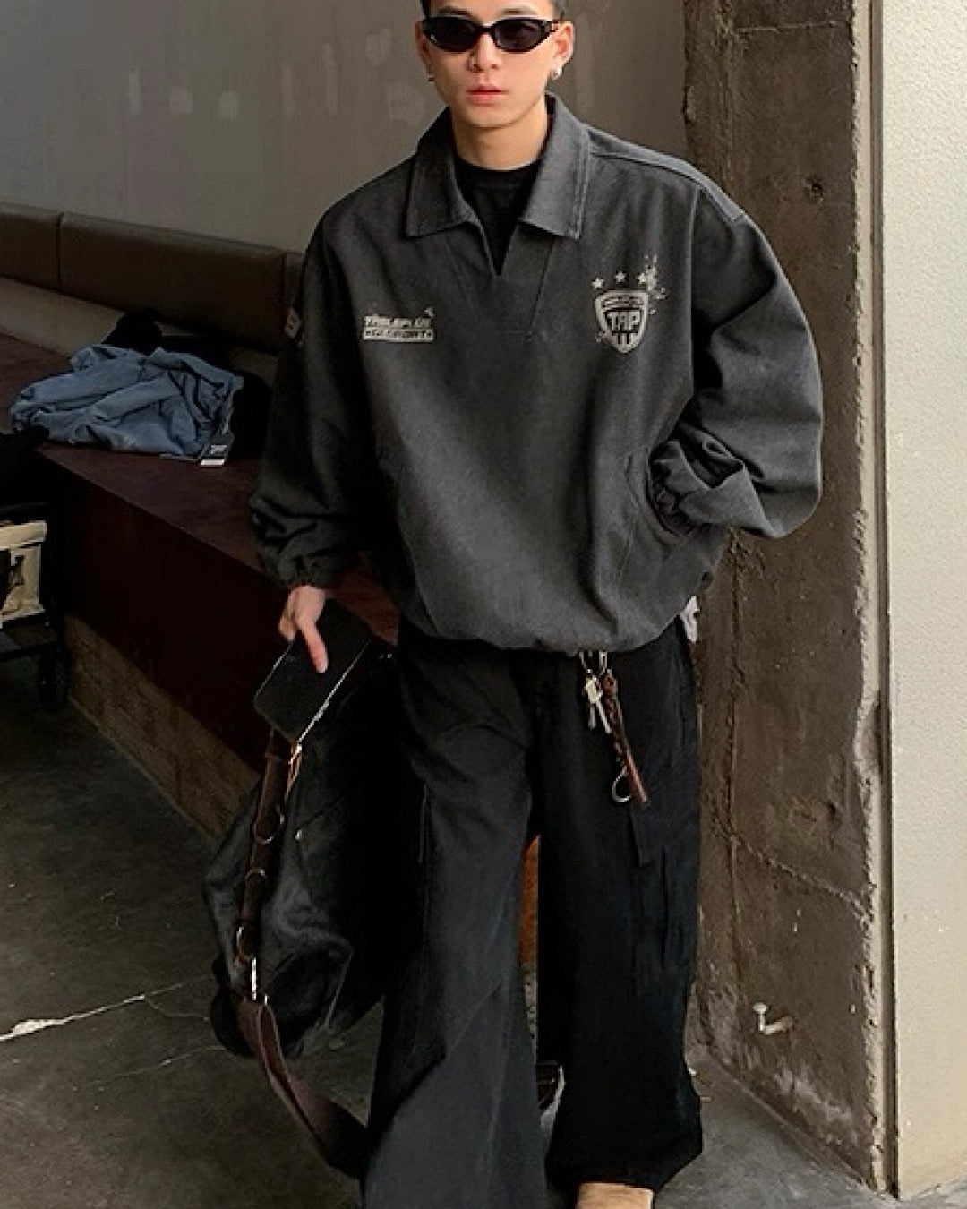 Vネックスポーティプルオーバー M019