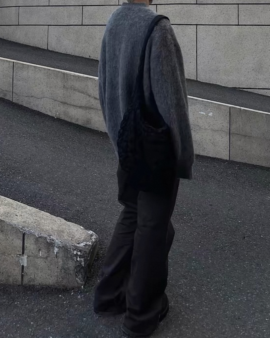 缶バッチ付ニットカーディガン M018