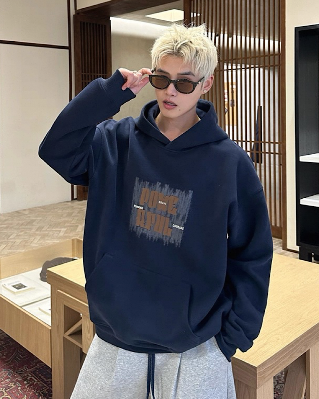 マフポケットロゴフーディ M025