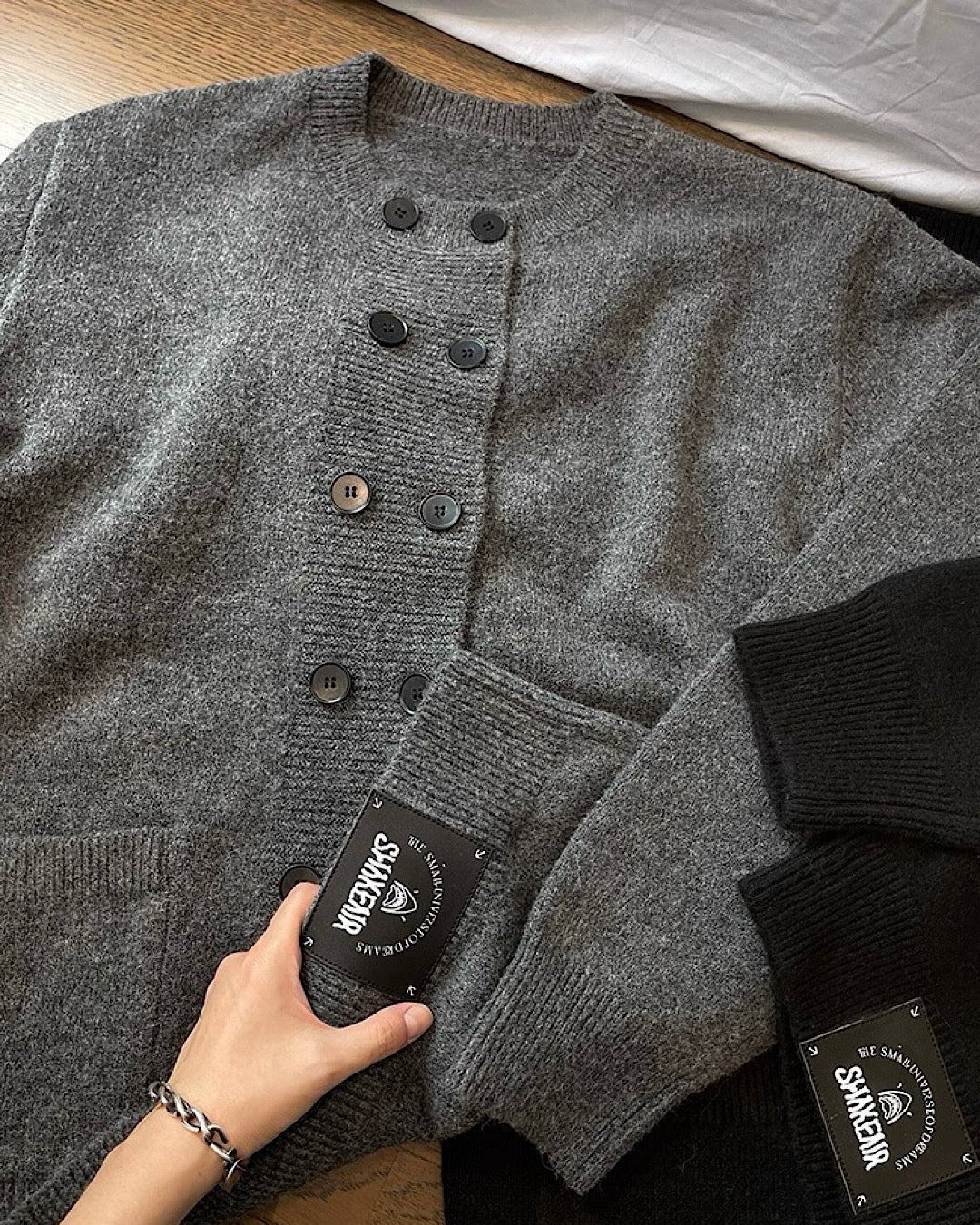 ダブルボタンカーディガン M033