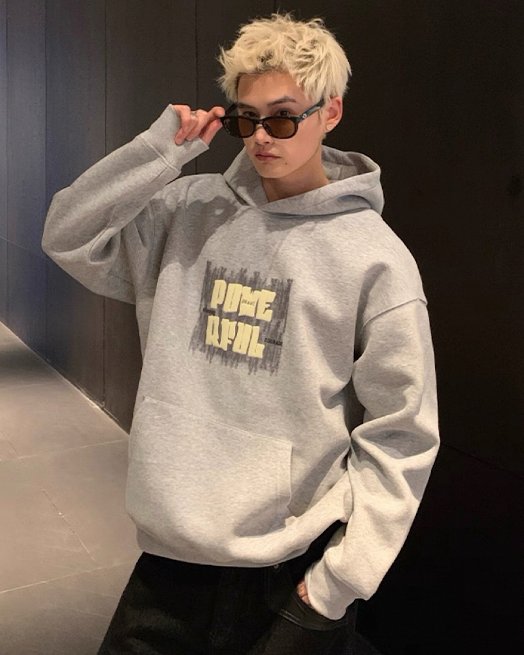 マフポケットロゴフーディ M025