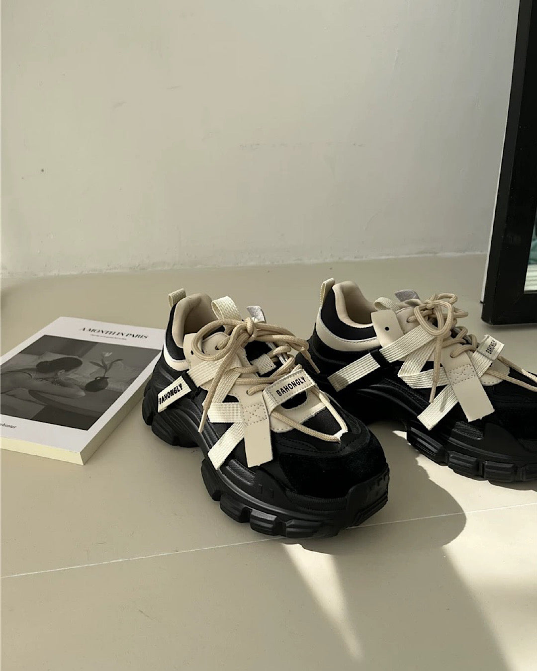 プラットフォームレースアップスニーカー SL831