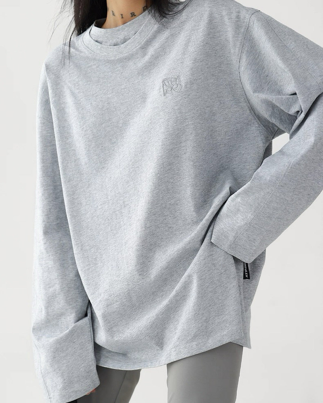 エンブロイダリーロゴレイヤードロングTシャツ SL854