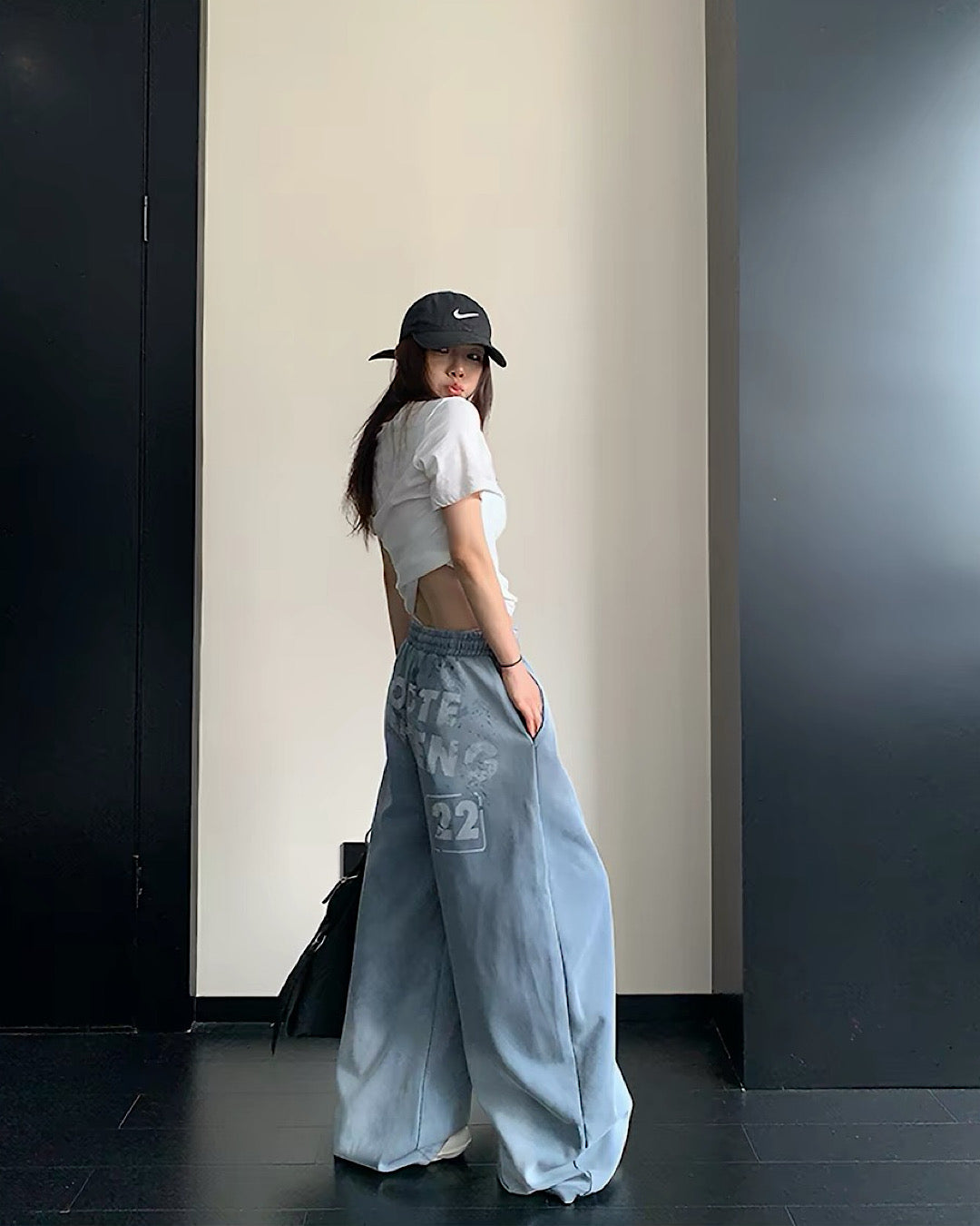 バックプリントウォッシュデニムパンツ SL970