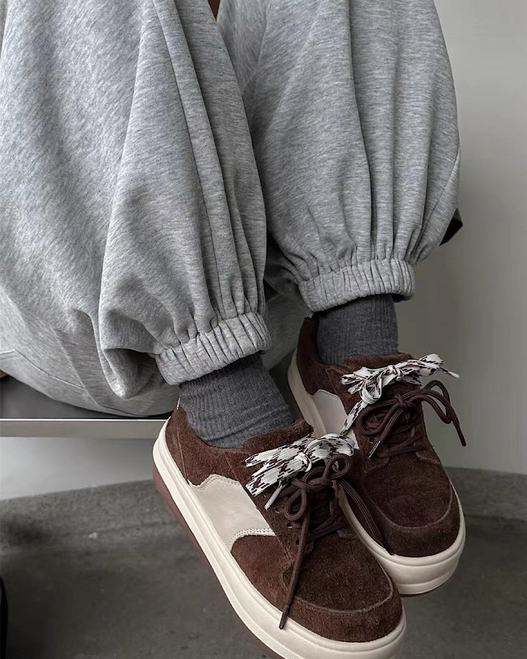 SNEAKERS – THE SOL93