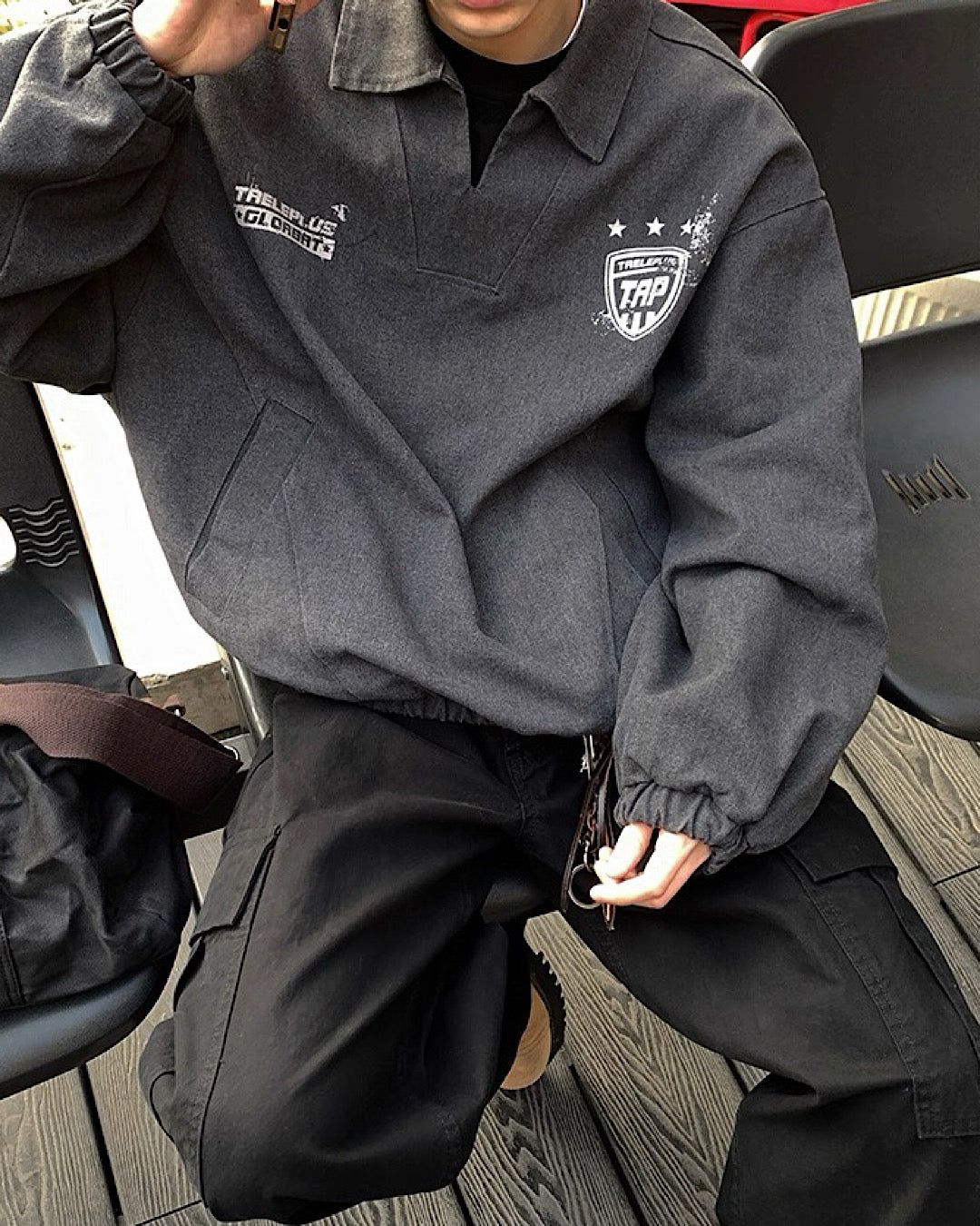 Vネックスポーティプルオーバー M019