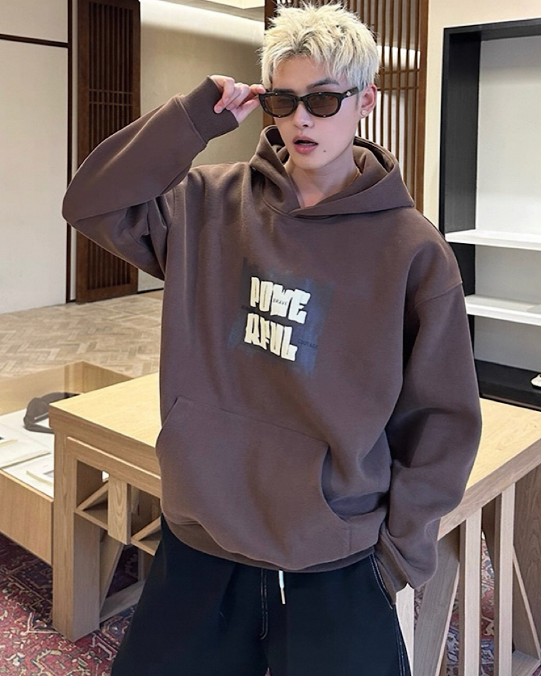 マフポケットロゴフーディ M025