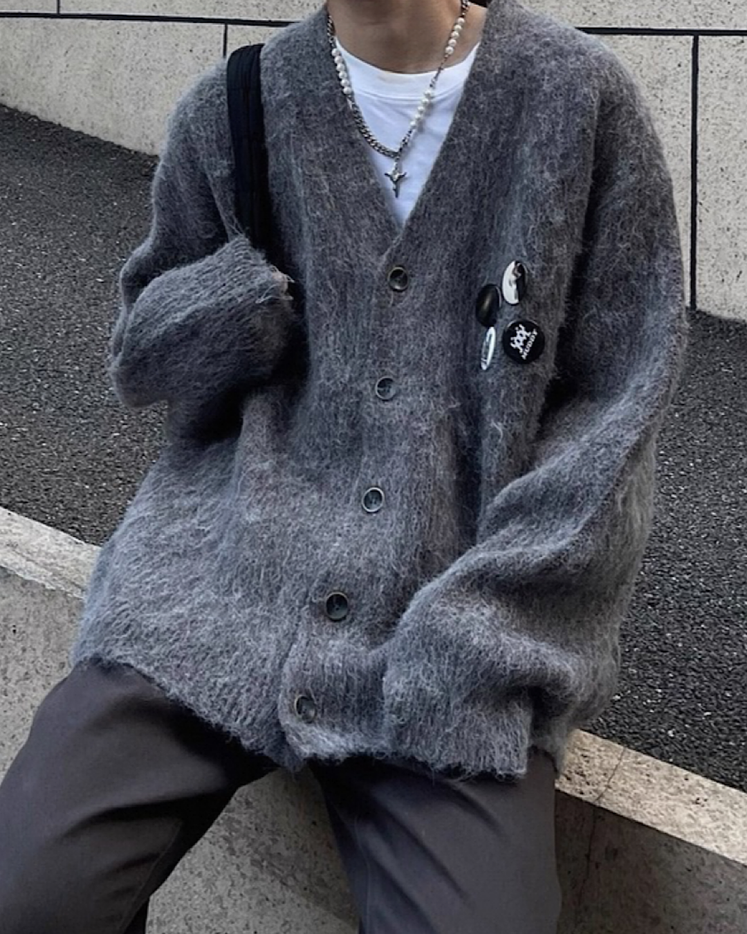 缶バッチ付ニットカーディガン M018