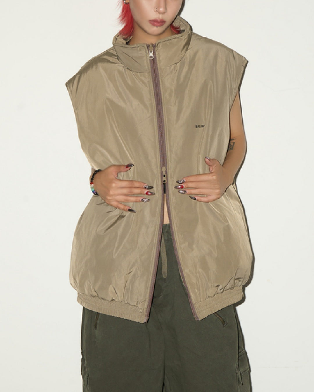 スタンドカラーバックプリントベスト SL773