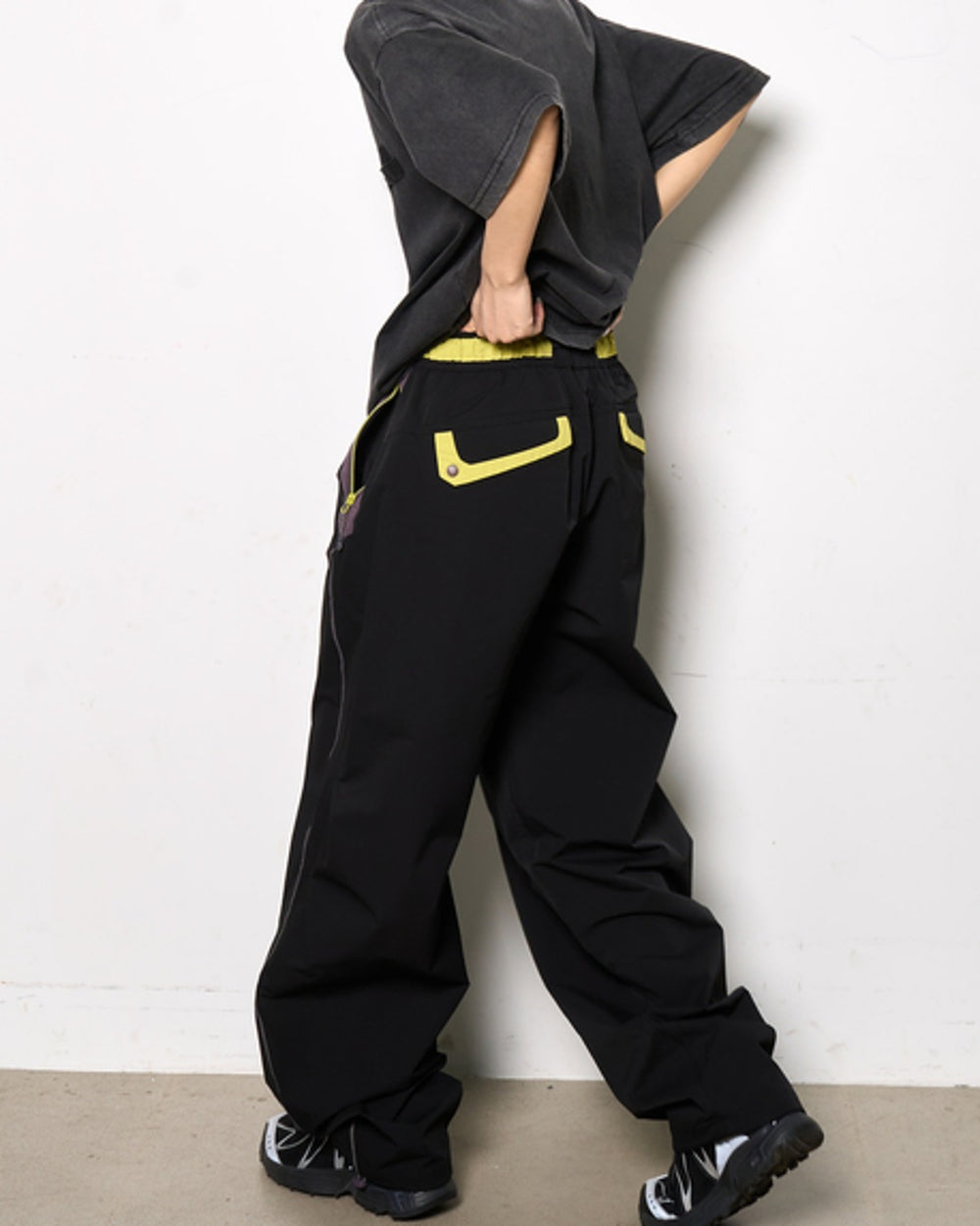 ワイドシルエットテックパンツ SL883